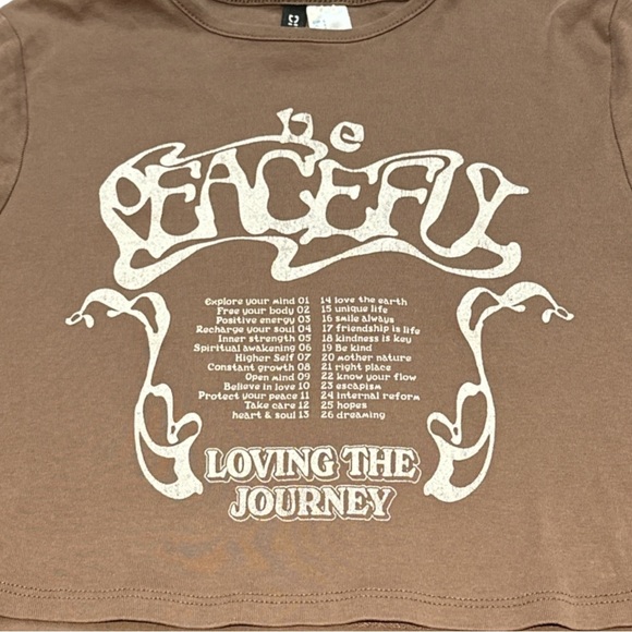H&M women's brown and white "be peaceful" graphic cropped tee, size small. - Picture 2 of 3